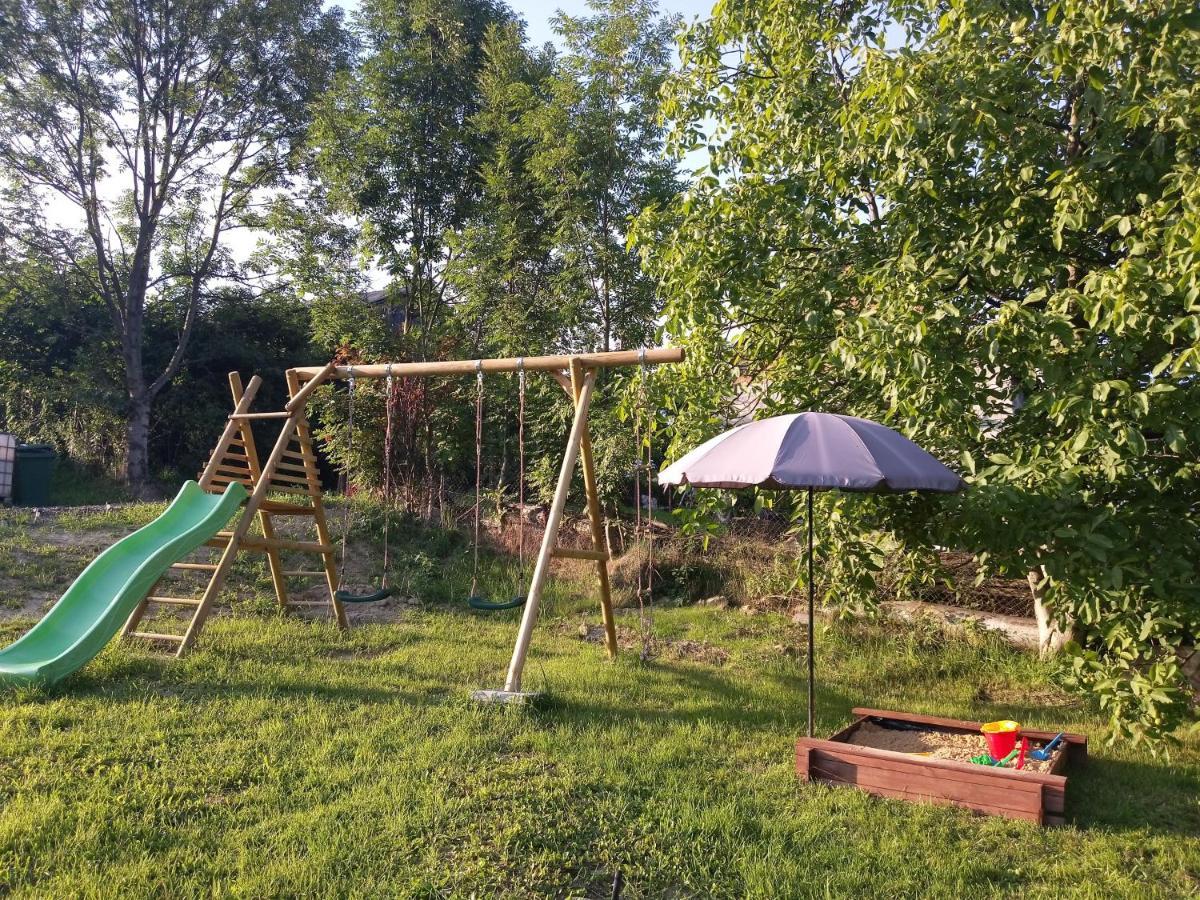 Noclegi "Marfikowe Pole" Polanczyk Bagian luar foto
